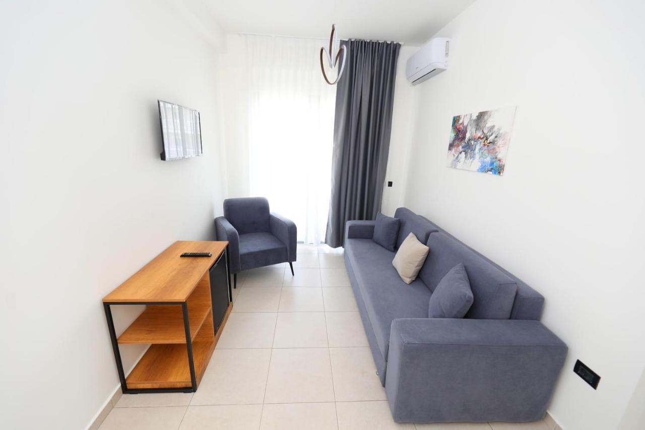 Maor Hotel Bashkia e Orikumit Exteriör bild